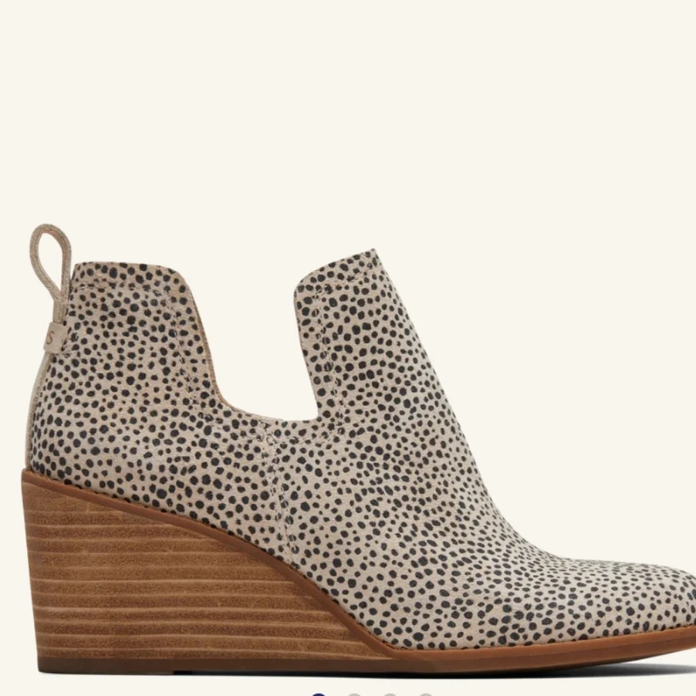 TOMS 10016177 Women's Kallie Cheetah Wedge Bootie Boots Shoes Size 6 Cutout - Picture 1 of 12